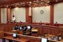何のため？　誰と連絡？　韓国憲法裁の裁判官・事務総長・事務処長・広報官・企画調整室長計12人も「携帯サブ機」使用