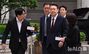 「内乱首謀」巡る裁判で無言のまま法廷に向かう尹錫悦前大統領　／ソウル
