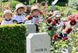 顕忠日を前に国連記念公園を訪れた児童