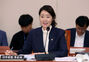 質問に答える姜仙祐・女性家族相候補者