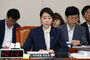 質問に答える姜仙祐・女性家族相候補者