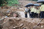 豪雨被害の現場を訪れた李在明大統領＝慶尚南道山清
