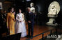 国立中央博物館を訪れた金恵京・韓国大統領夫人とゴ・フオン・リー・ベトナム国家主席夫人