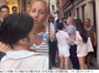 スリを働いた14歳少女の髪を1時間わしづかみ…米女性観光客の動画が話題に　／伊ベネチア