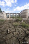 貯水池の底が露出してひびが入っている五峰ダム
