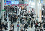大型連休を前に混雑する仁川国際空港