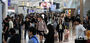 秋夕の連休初日…出国の人波で混みあう仁川国際空港