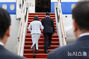 南アフリカのG20首脳会議出席のため専用機に乗る李在明大統領夫妻　／京畿道
