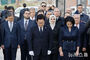 韓国戦争参戦記念塔で黙とうする李在明大統領夫妻　／トルコ
