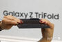 3段折り畳みスマホ「Galaxy Z TriFold」公開