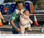 赤ちゃんを抱いて香港のマラソン大会に参加した中国人男性、児童虐待容疑で立件