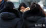 マイナス10℃…寒さに身を縮めて出勤する人々　／ソウル