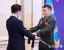 李在明大統領、朴禎勲・国防部調査本部長に三精剣を授与