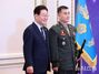 李在明大統領、朴禎勲・国防部調査本部長に三精剣を授与