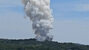 ▲ハンファエアロスペース大田工場で爆発事故が発生し大量の煙が舞い上がった。1日撮影。／TV朝鮮